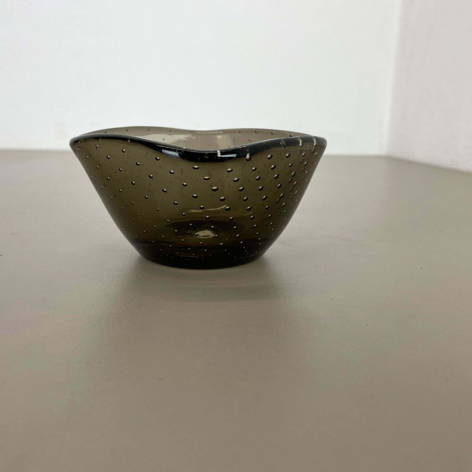 Glass Bullicante "Green" Bowl Element Shell Ashtray By Venini Murano, Italy 1970 photo for sale
