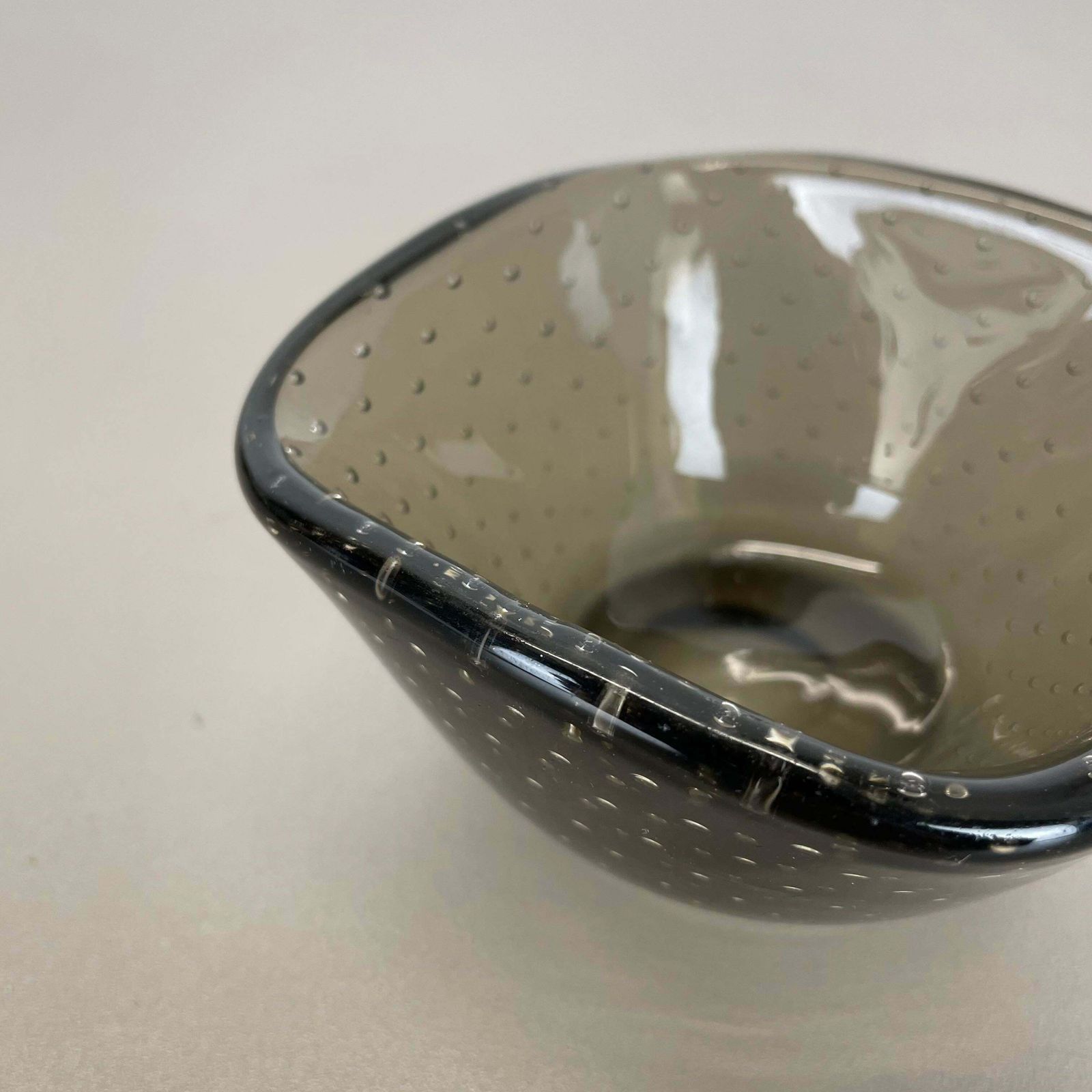 photo vintage Glass Bullicante "Green" Bowl Element Shell Ashtray By Venini Murano, Italy 1970