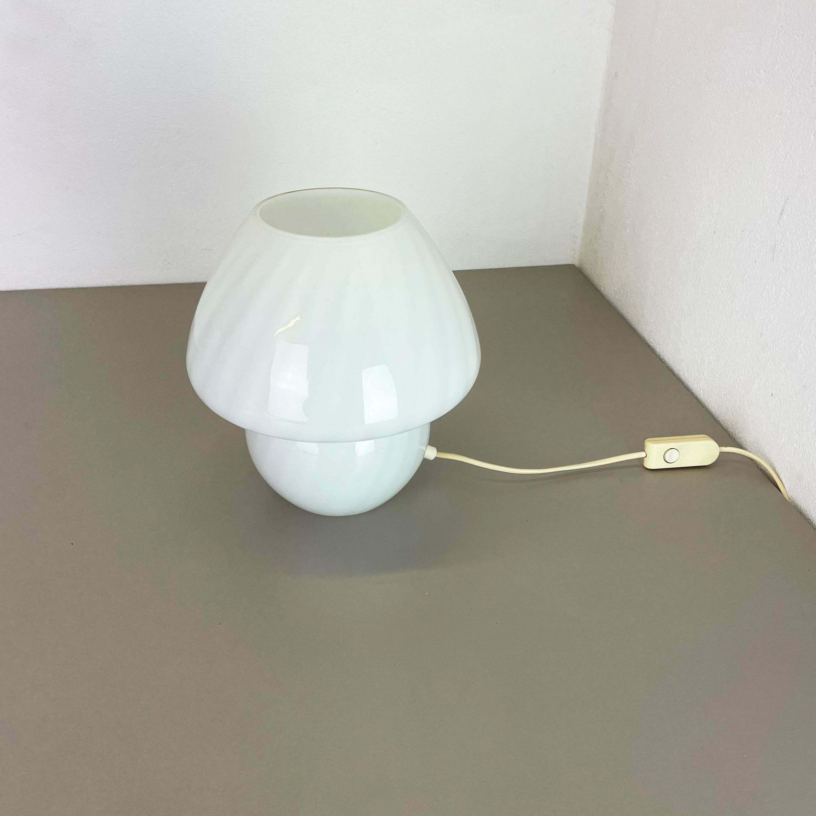 "Mushroom" Murano Glass Table Desktop Light Made By Vetri Murano, Italy, 1970s photo for sale