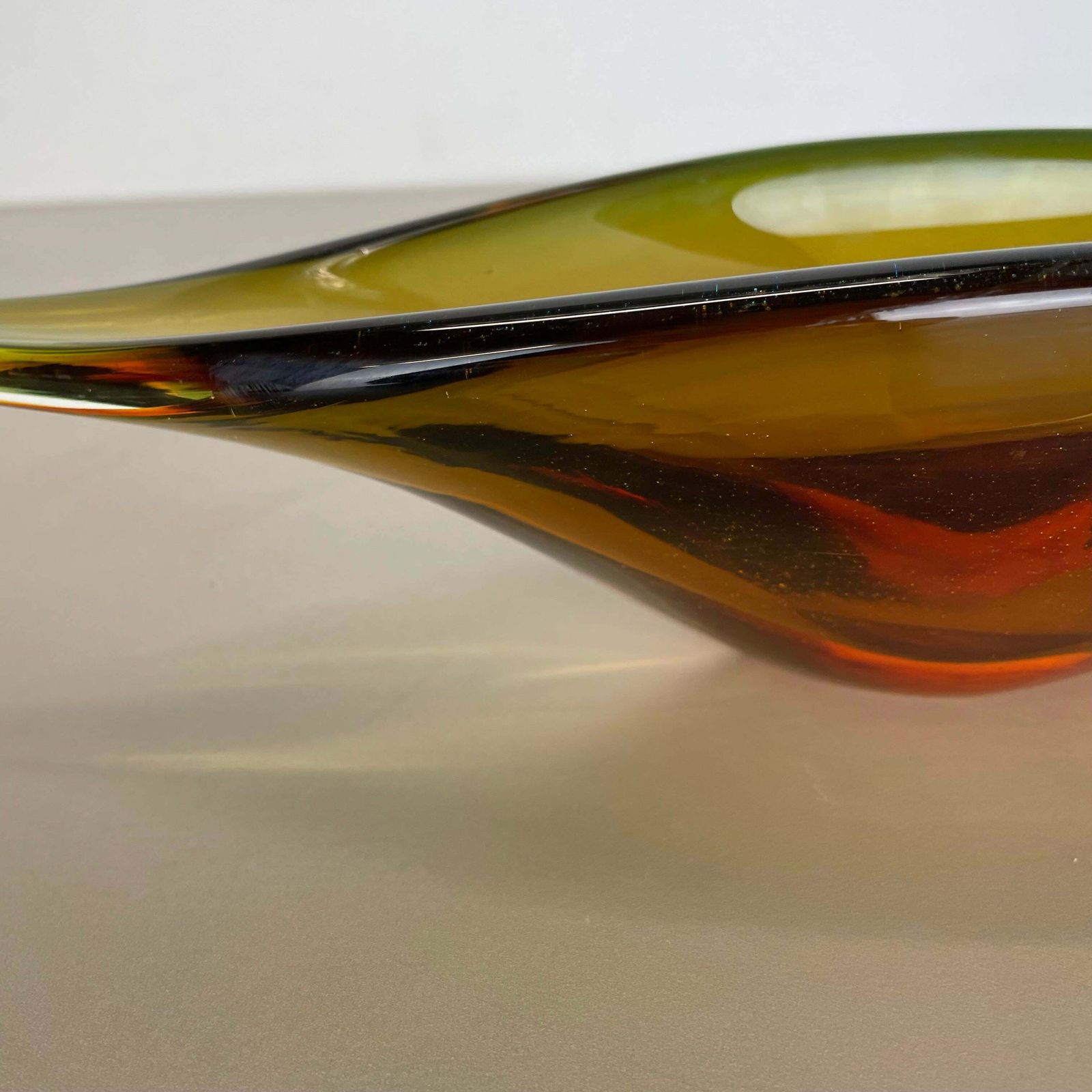 Home Decor 1,8 Kg Glass Bowl Shell Centrepiece By Flavio Poli Attrib Murano Italy 1970s photo
