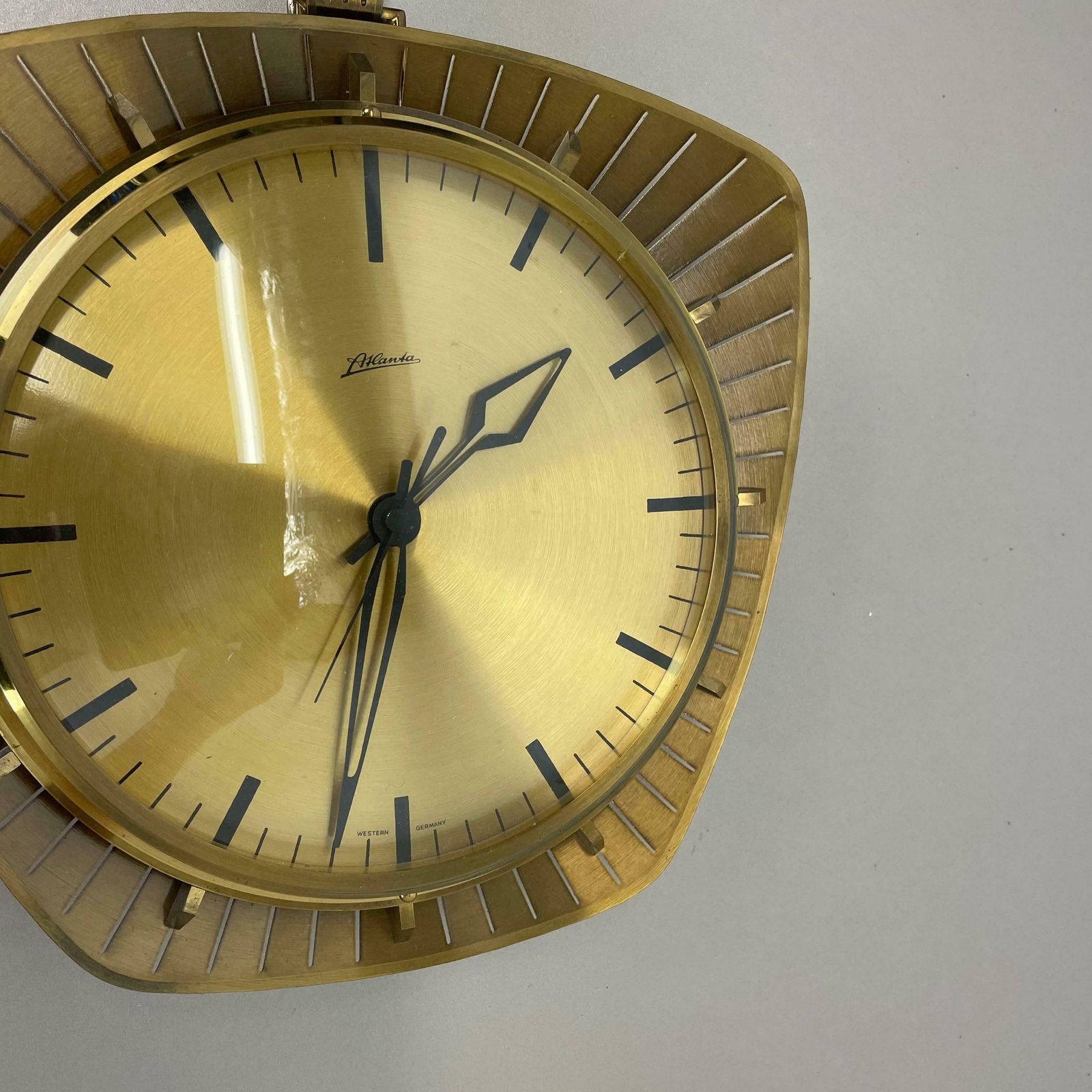 Vintage Hollywood Regency Brass Wall Clock Atlanta Kienzle Germany 1950s photo vinterior