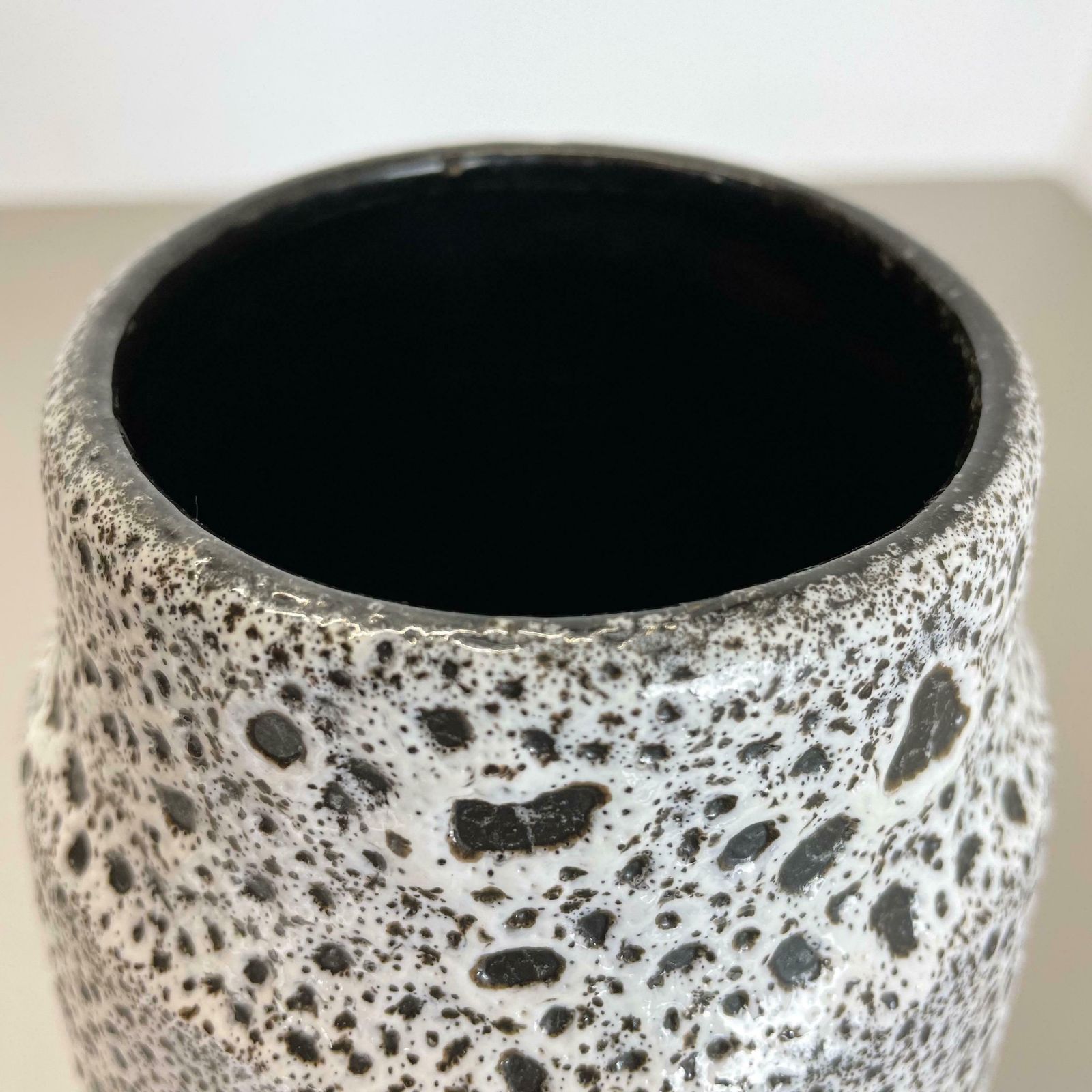 photo furniture Pottery Super White Colour Fat Lava Multi Colour Vase Scheurich Germany Wgp 1970