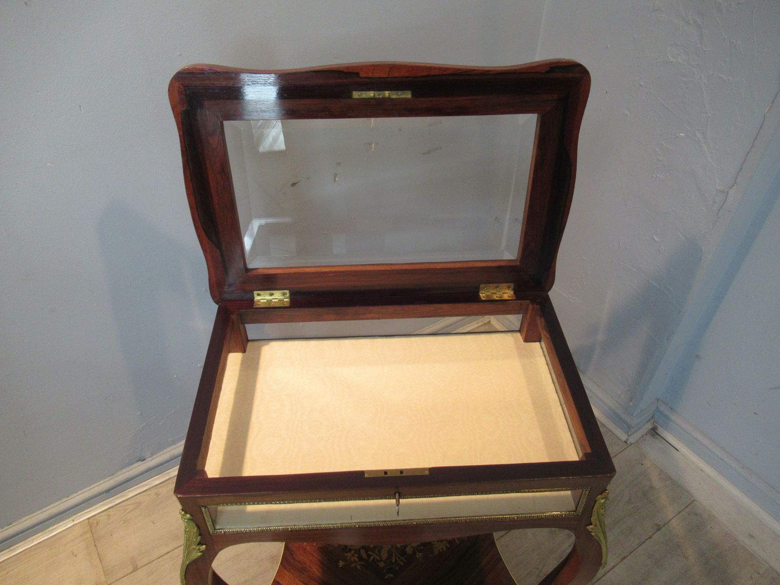 Good   Quality 19th Century French  Bijouterie Cabinet photo 950.0