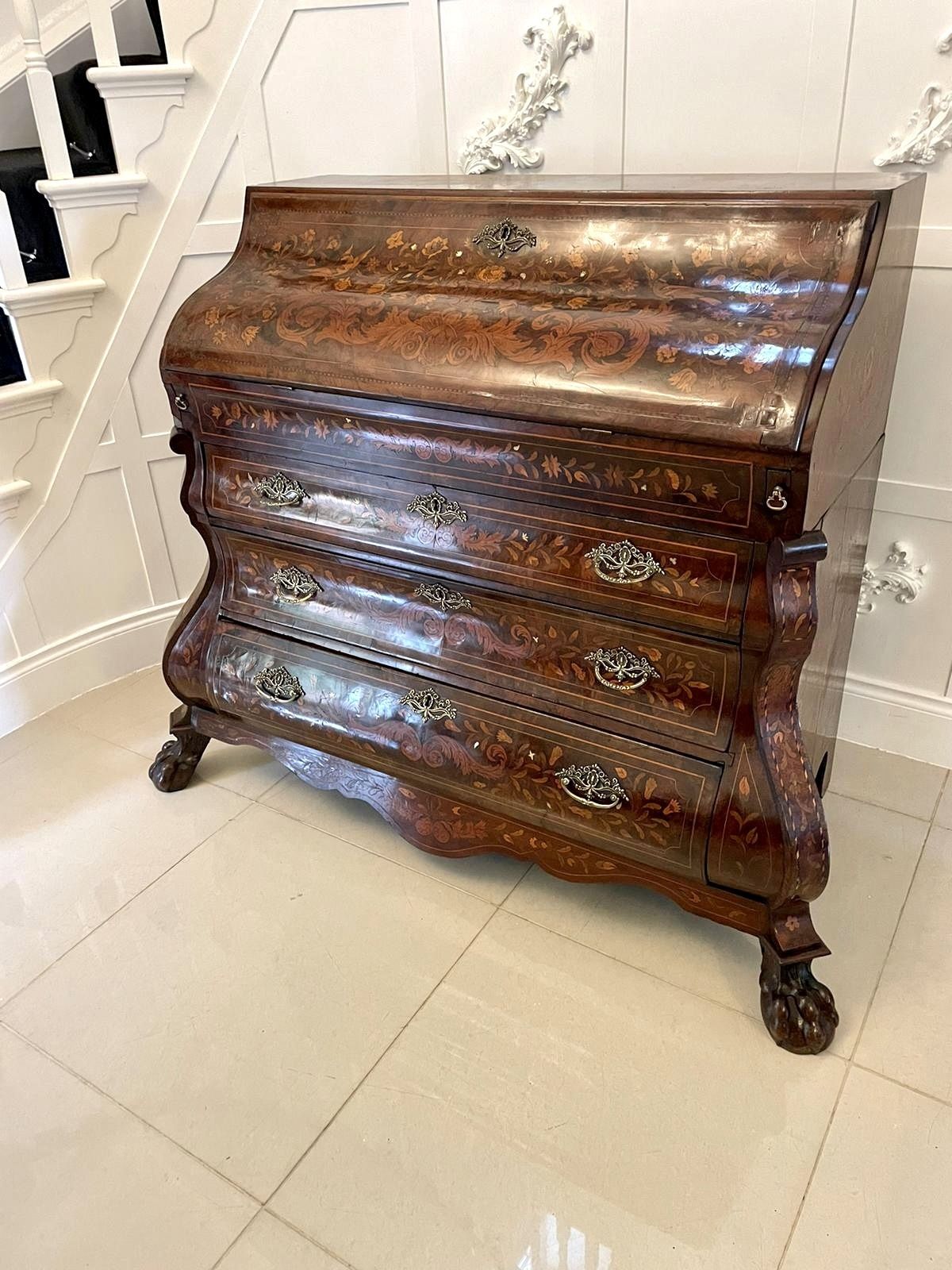 photo vinterior Antique 18th Century Quality Burr Walnut Floral Marquetry Inlaid Bombe Shaped Bureau