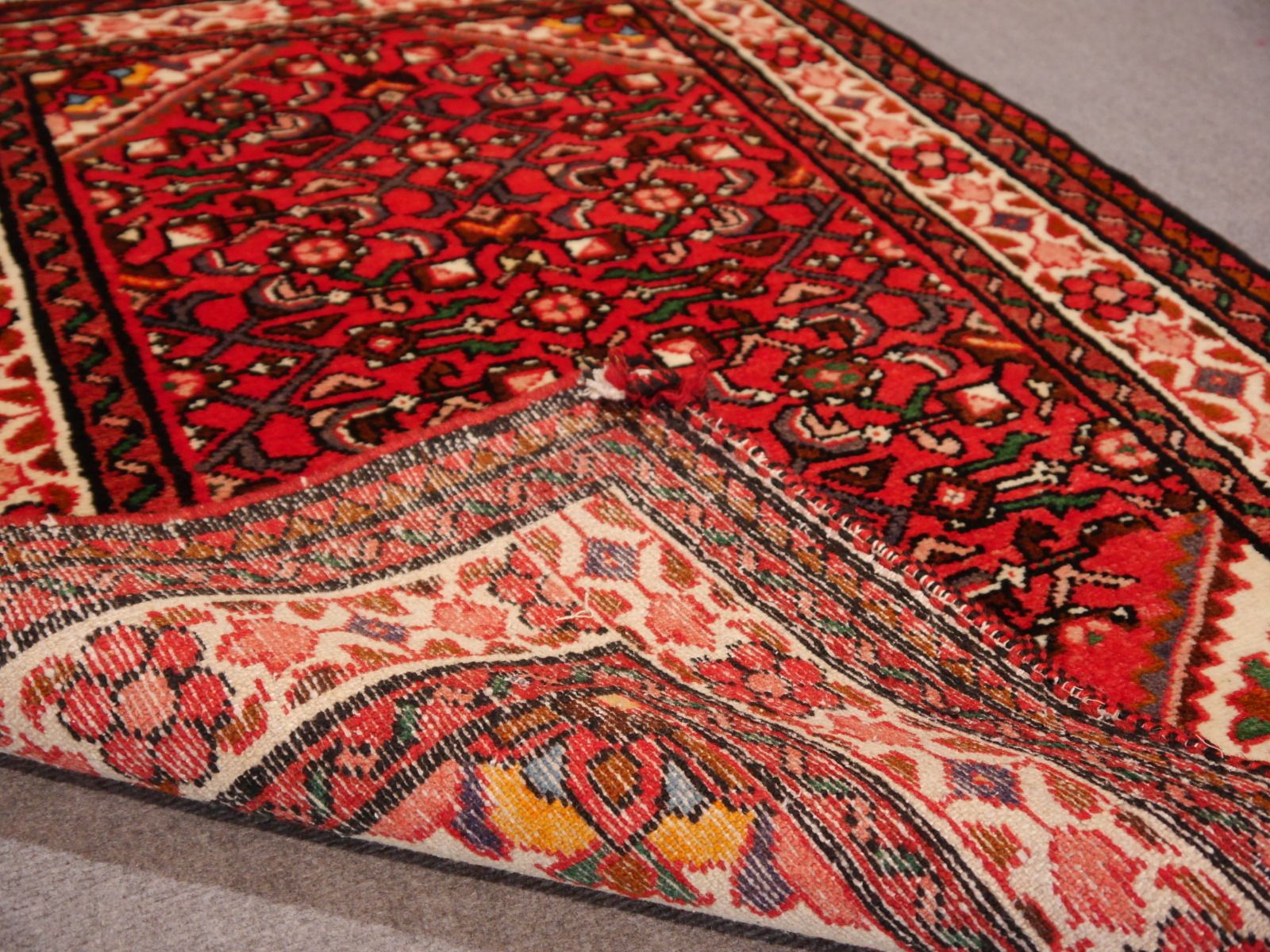 Hosseinabad Rug 4.1 X 3 Ft / 125 X 90 Cm photo 496.0