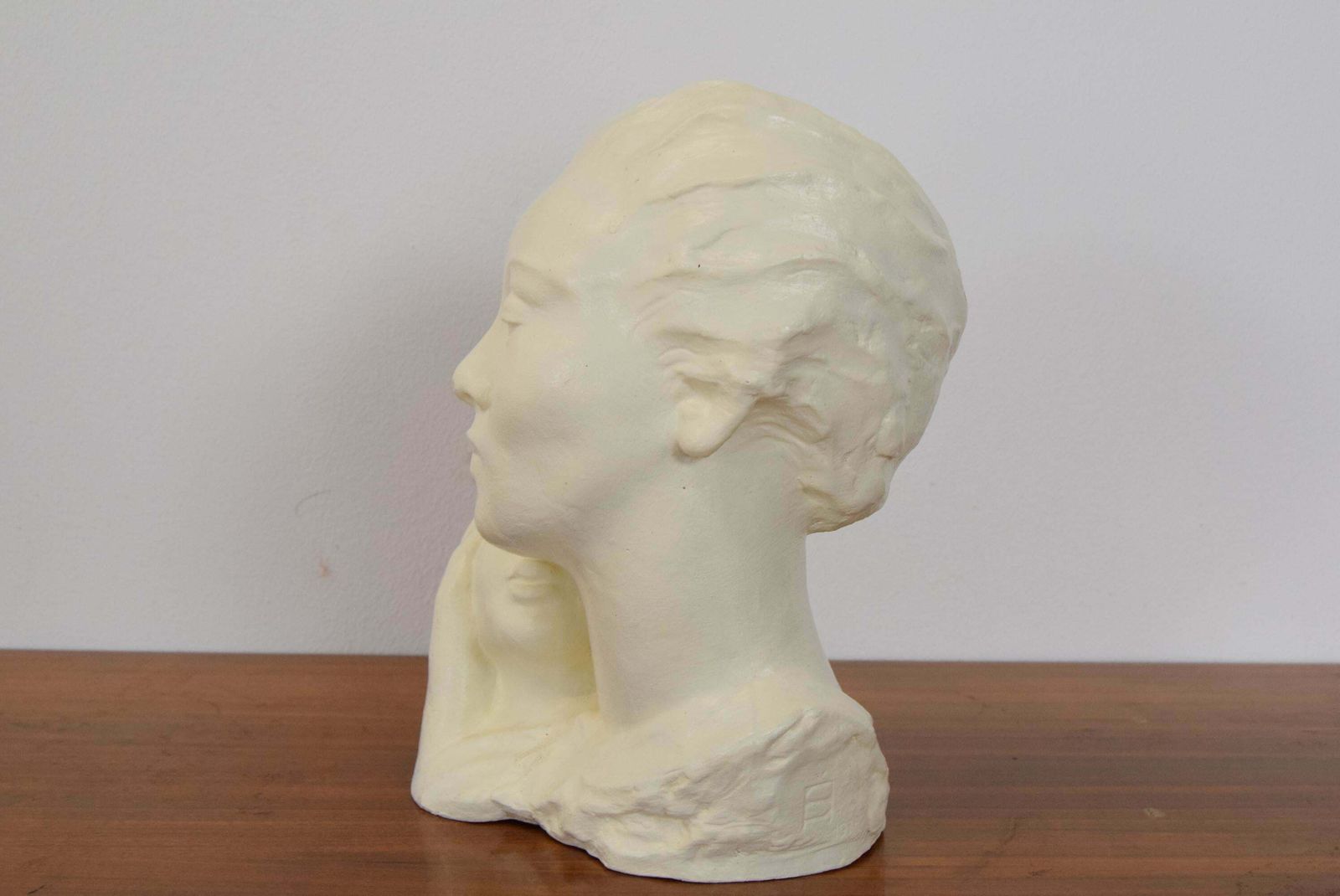 Art Deco Ceramic Bust,In 1938, 1930s photo Art