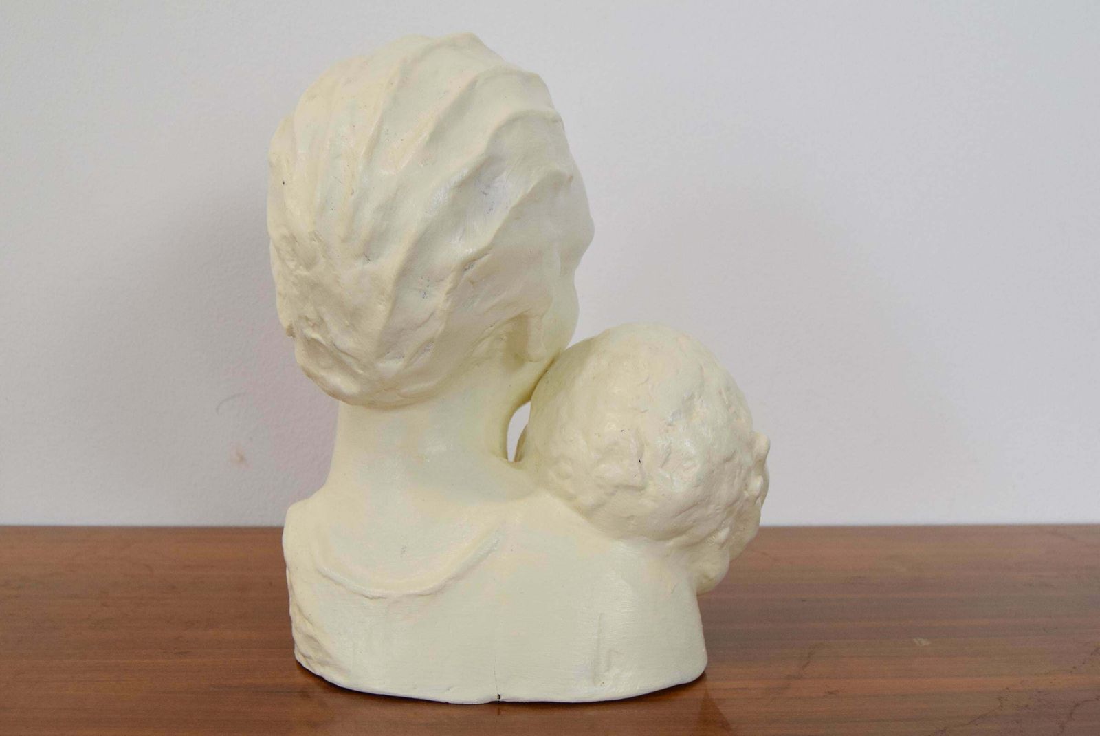 Art Deco Ceramic Bust,In 1938, 1930s photo vinterior