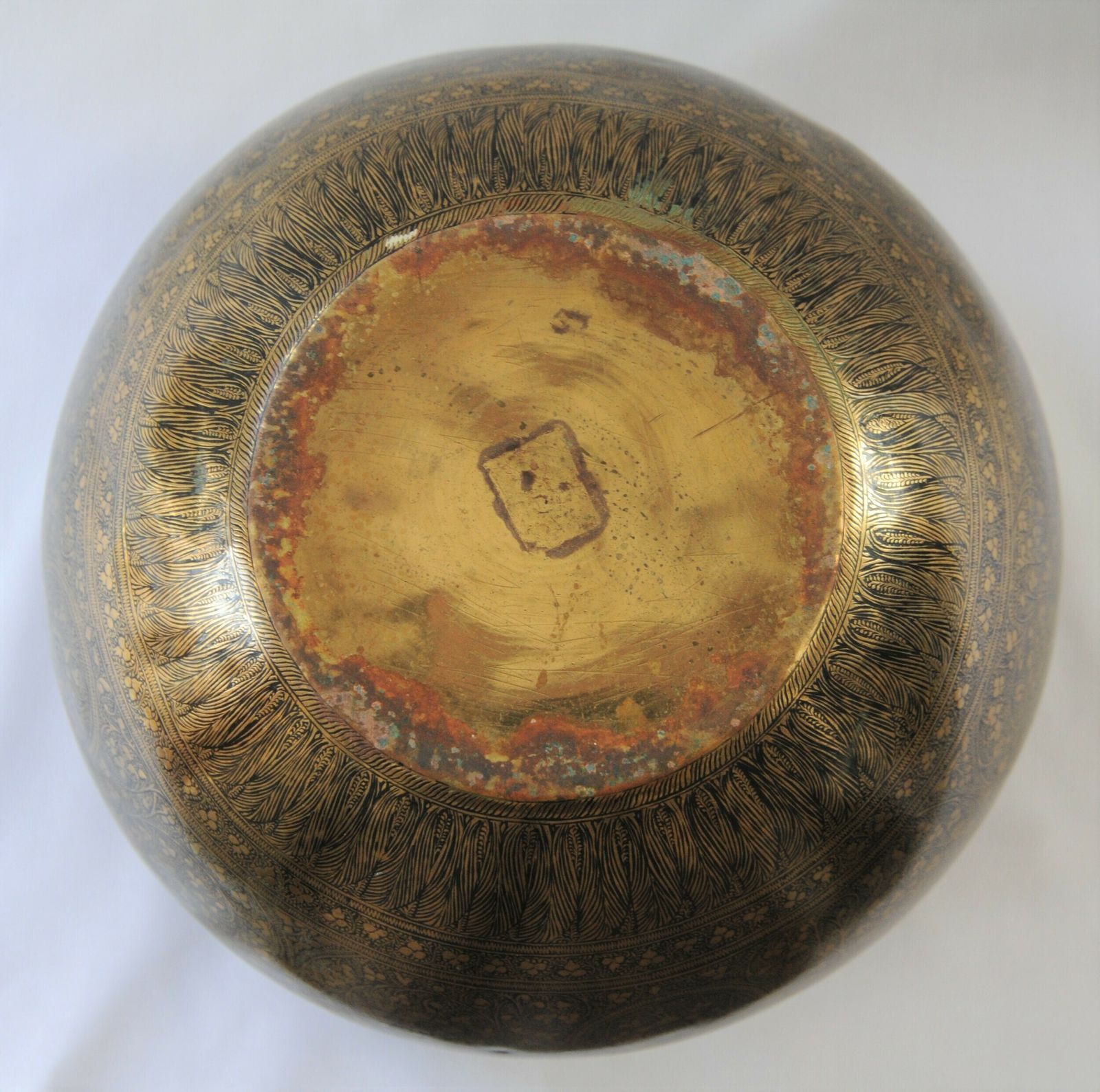 photo furniture Antique Anglo Indian Engraved And Enamelled Brass Planter Pot