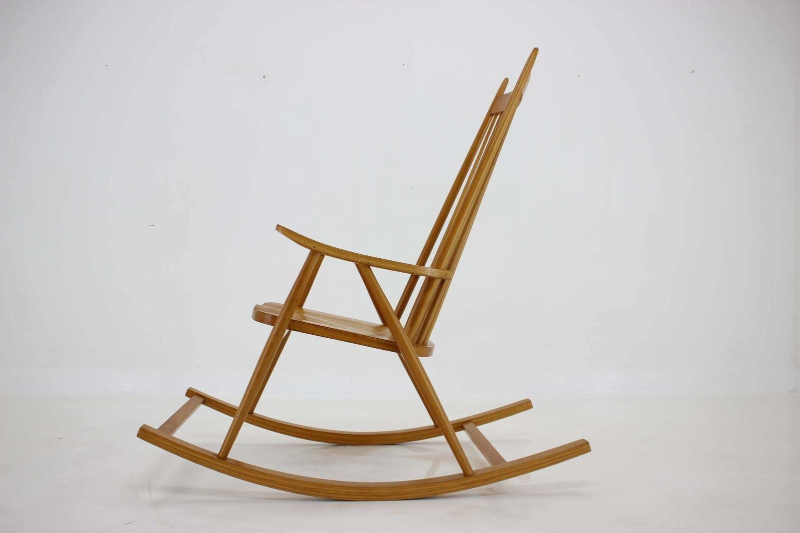 1960s Varjosen Puunjalostus Beech Rocking Chair For Uusikylä,Finland photo vinterior
