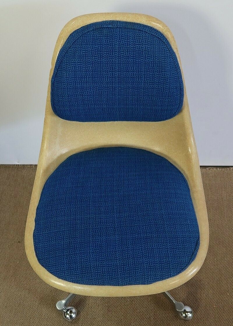 photo furniture Swivel Chair, Charles & Ray Eames, Herman Miller Edition – 1970