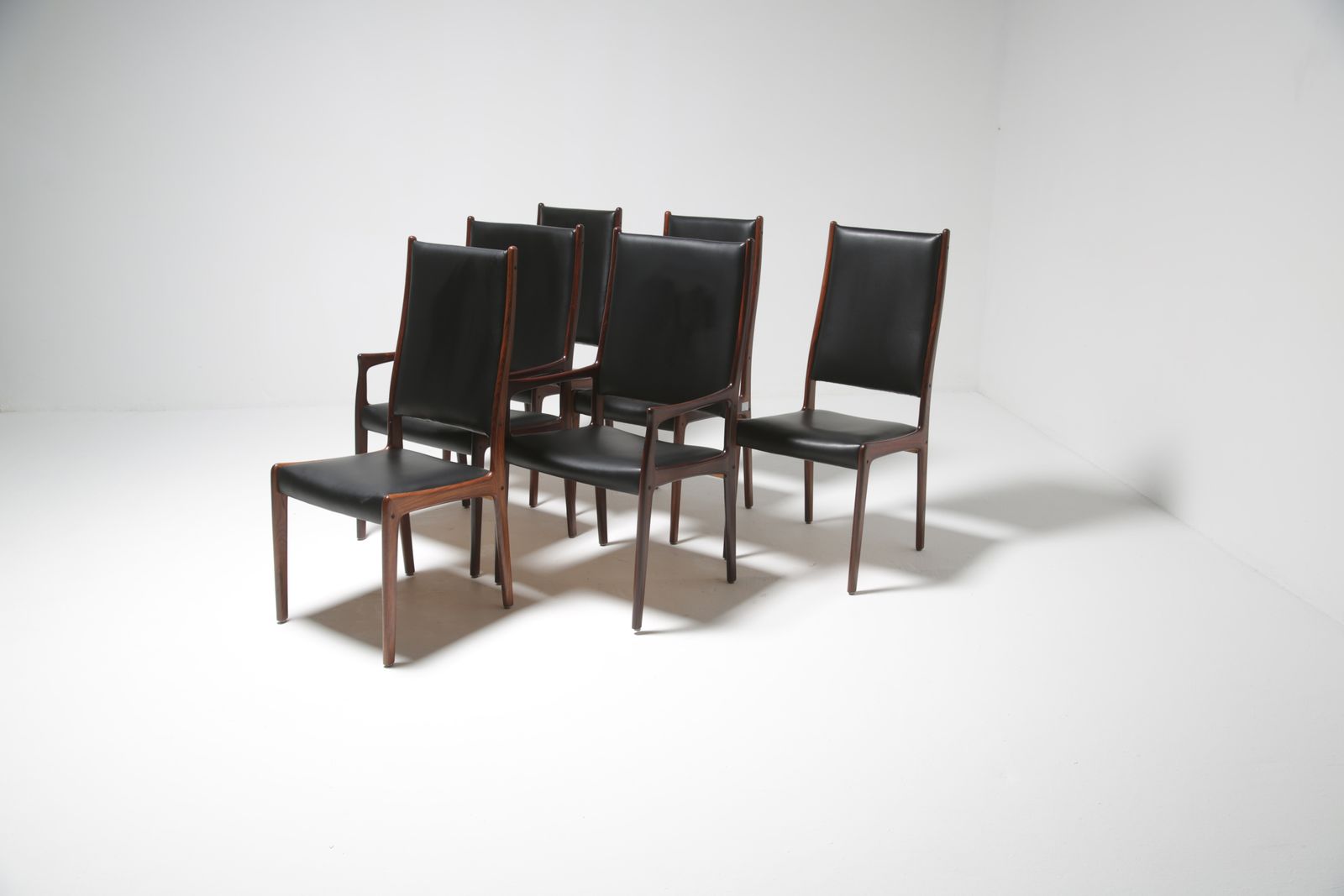 Johannes Andersen Rosewood Dining Chairs For Mogens Kold photo 3195.0