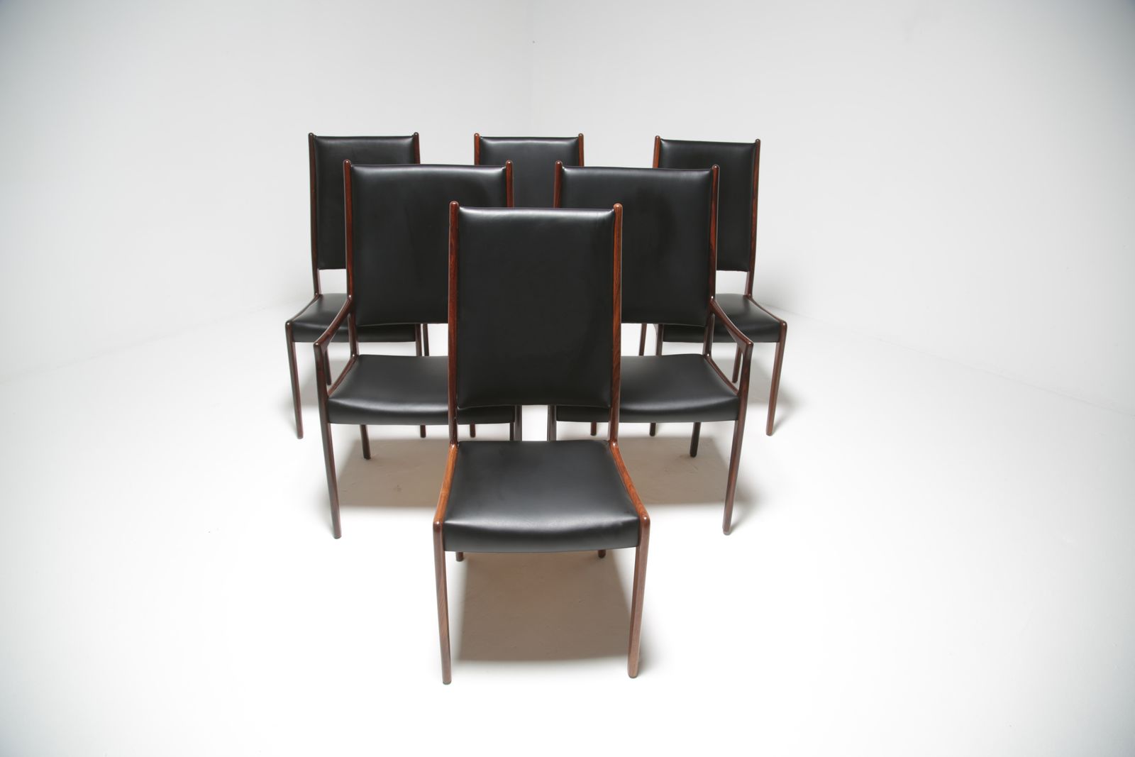 Johannes Andersen Rosewood Dining Chairs For Mogens Kold photo vinterior