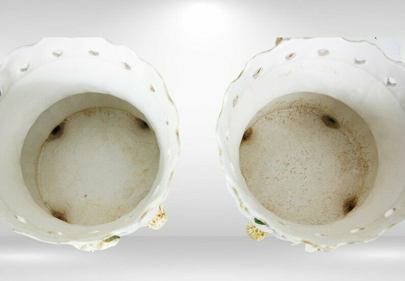 1950s Capodimonte Italy Pair Of Jardinières On Pedestal Stands With Appliqué Flowers photo vintage