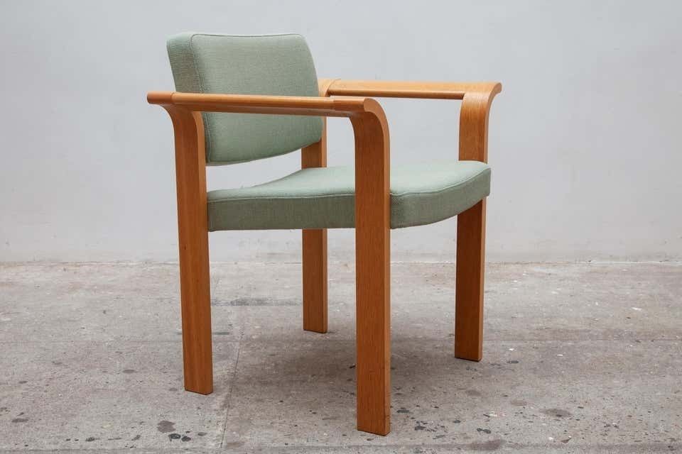 Magnus Olesen Stacking Armchair Scandinavian Mid Centur photo vinterior