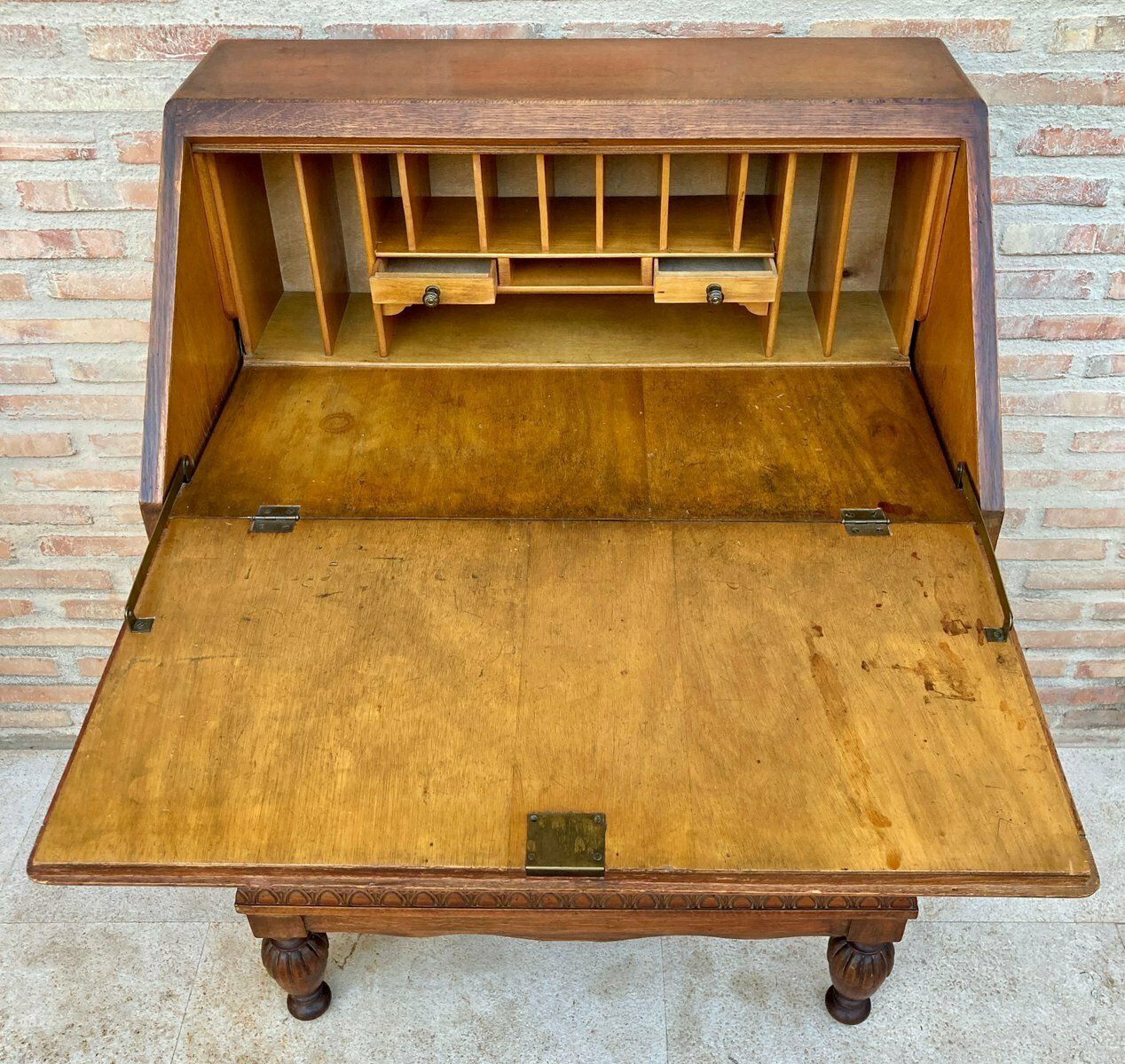 Meubels Vintage Franse Gesculpteerde Secretaire In Eiken, Jaren 1940 photo