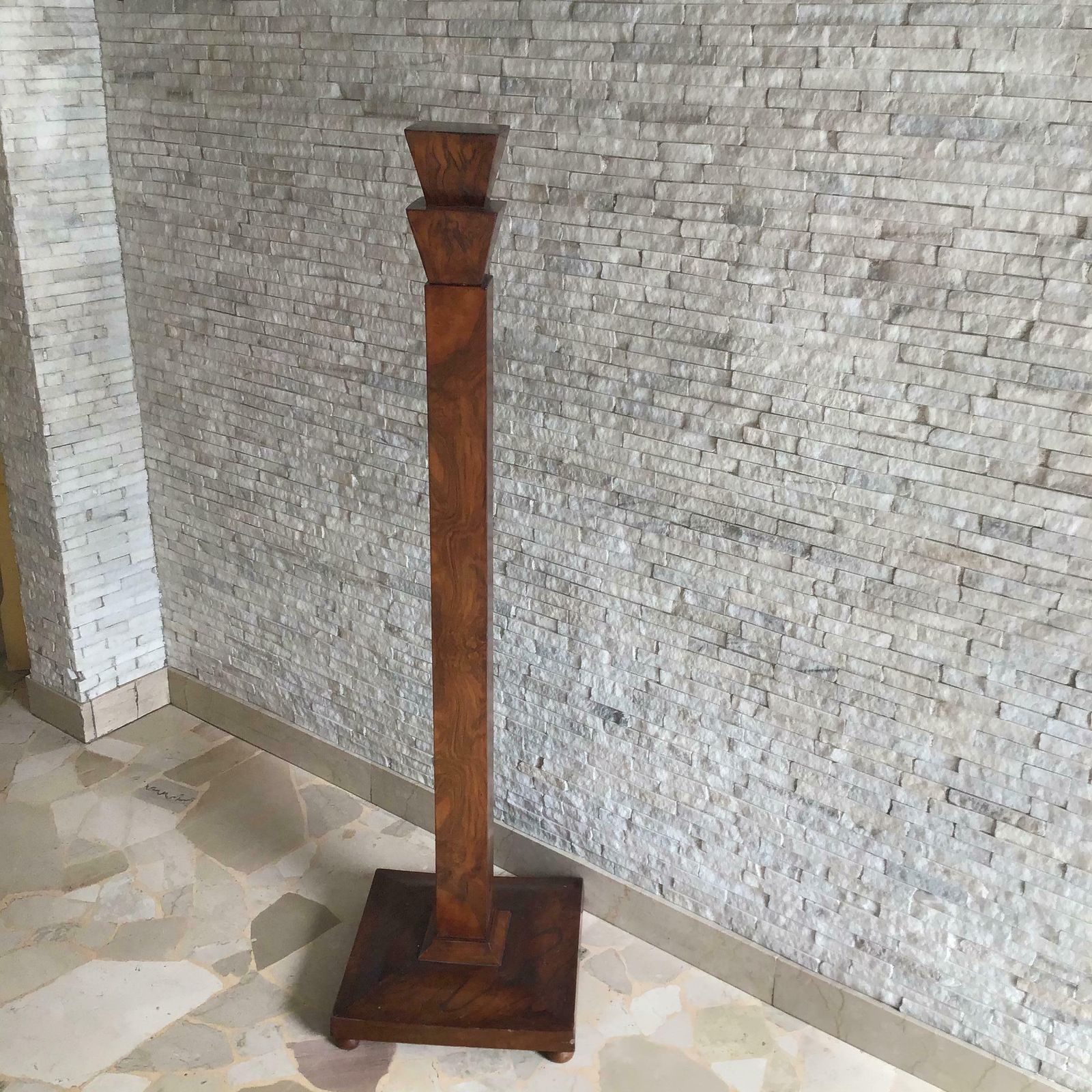 photo vinterior Column Wood Walnut 1930 Italy, 1800s