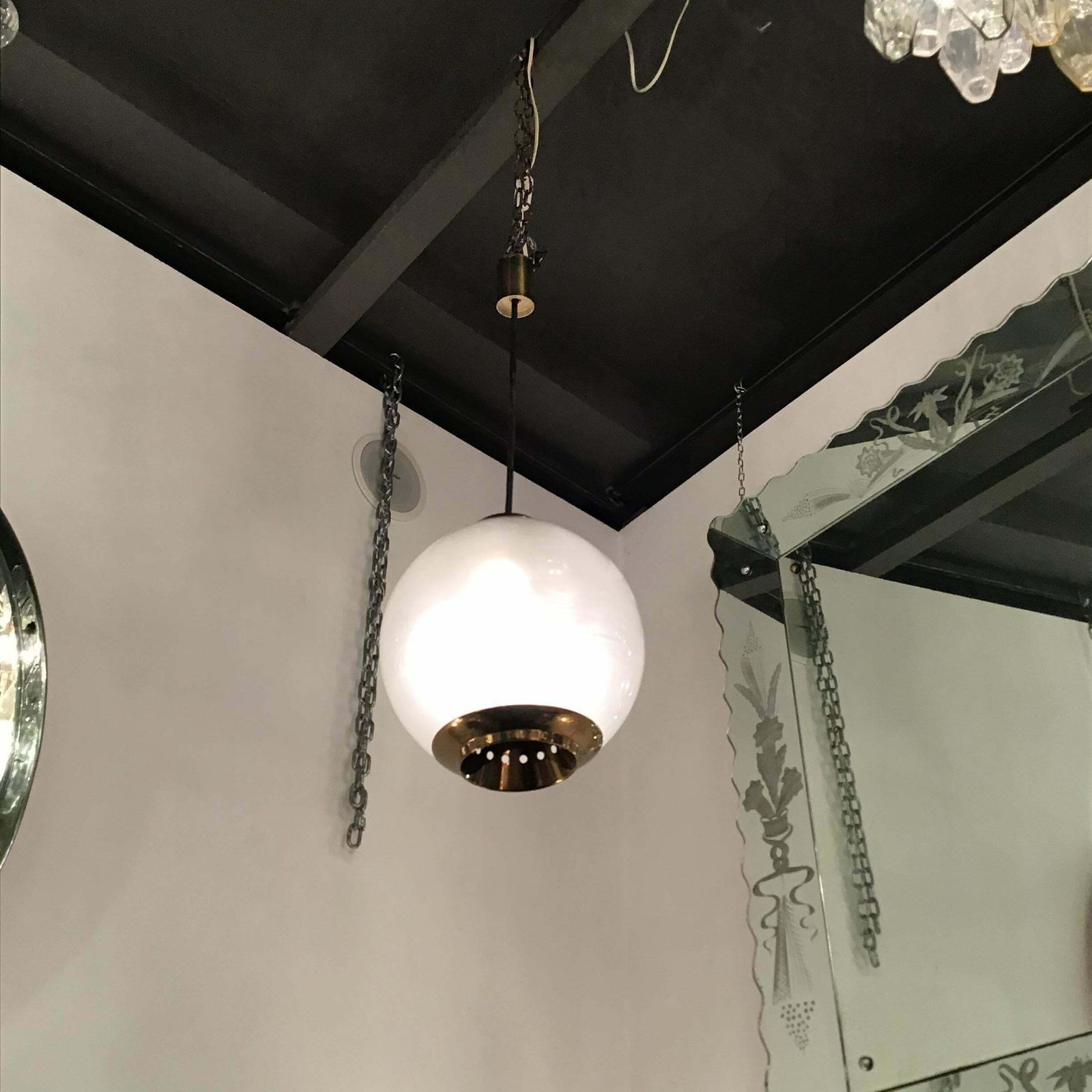 photo vintage Azucena Luigi Caccia Dominioni Couple Chandelier Brass Glass 1950 Italy