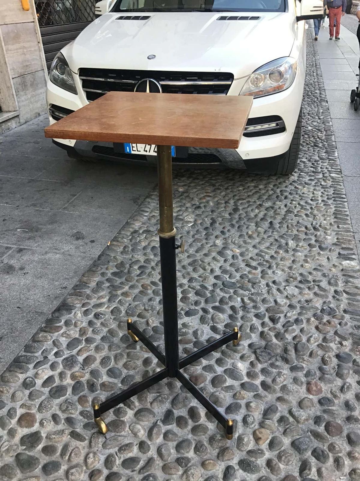 photo vintage Ignazio Gardella Height Adjustable Table Wood Brass 1950 Italy