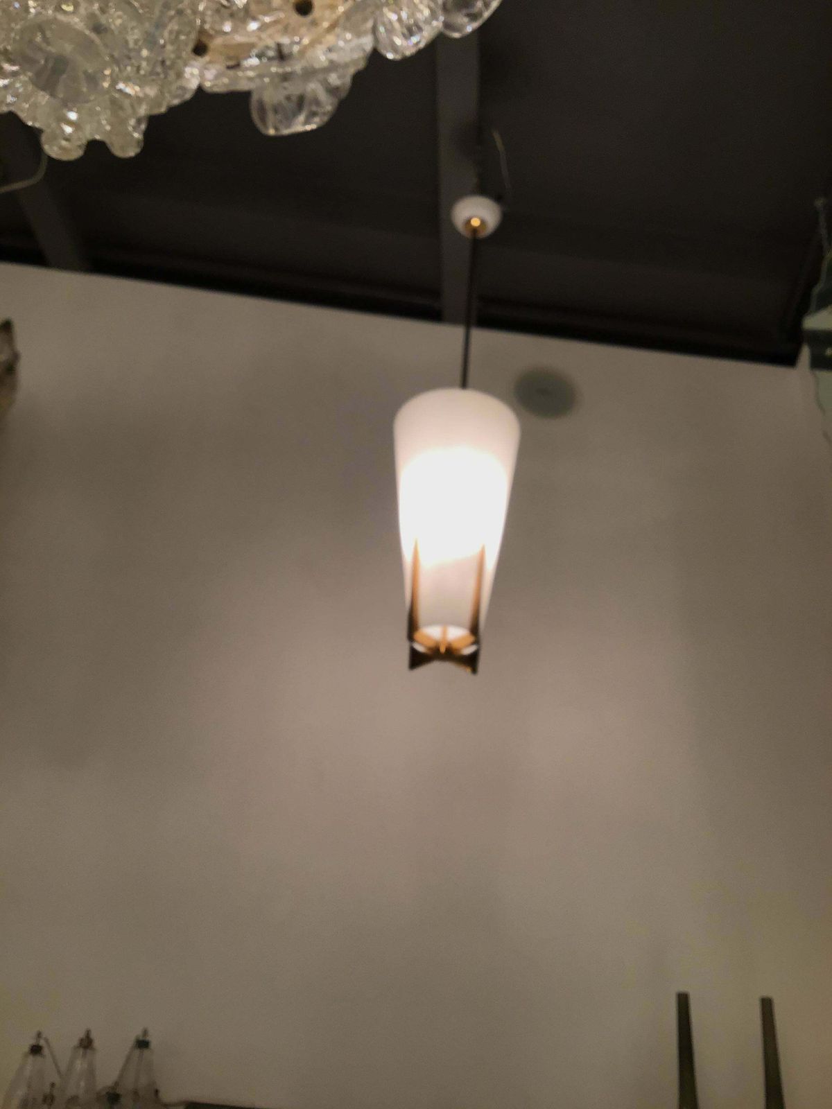 photo vintage Stilnovo Chandelier Brass Opaline Glass, 1950, Italy