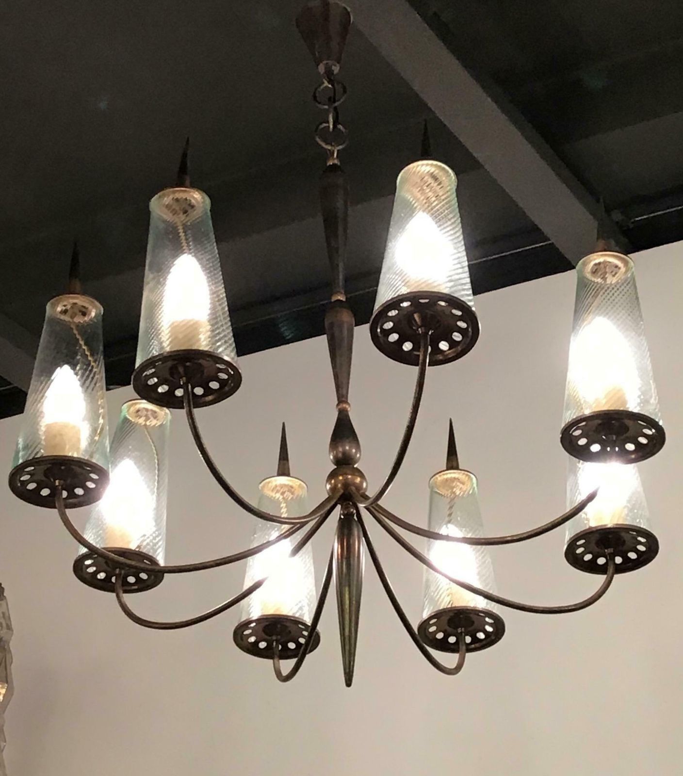 photo vintage Couple Chandlers Brass Glass 8 Lights, Italy, Attributed To Stilnovo Circa 1948