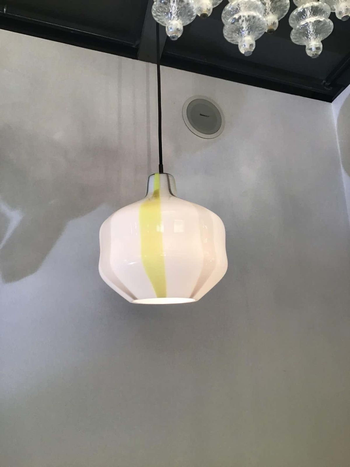 2717.0 Venini Vignelli Chandelier Murano Yellow White Grey Glass Brass, 1950 photo