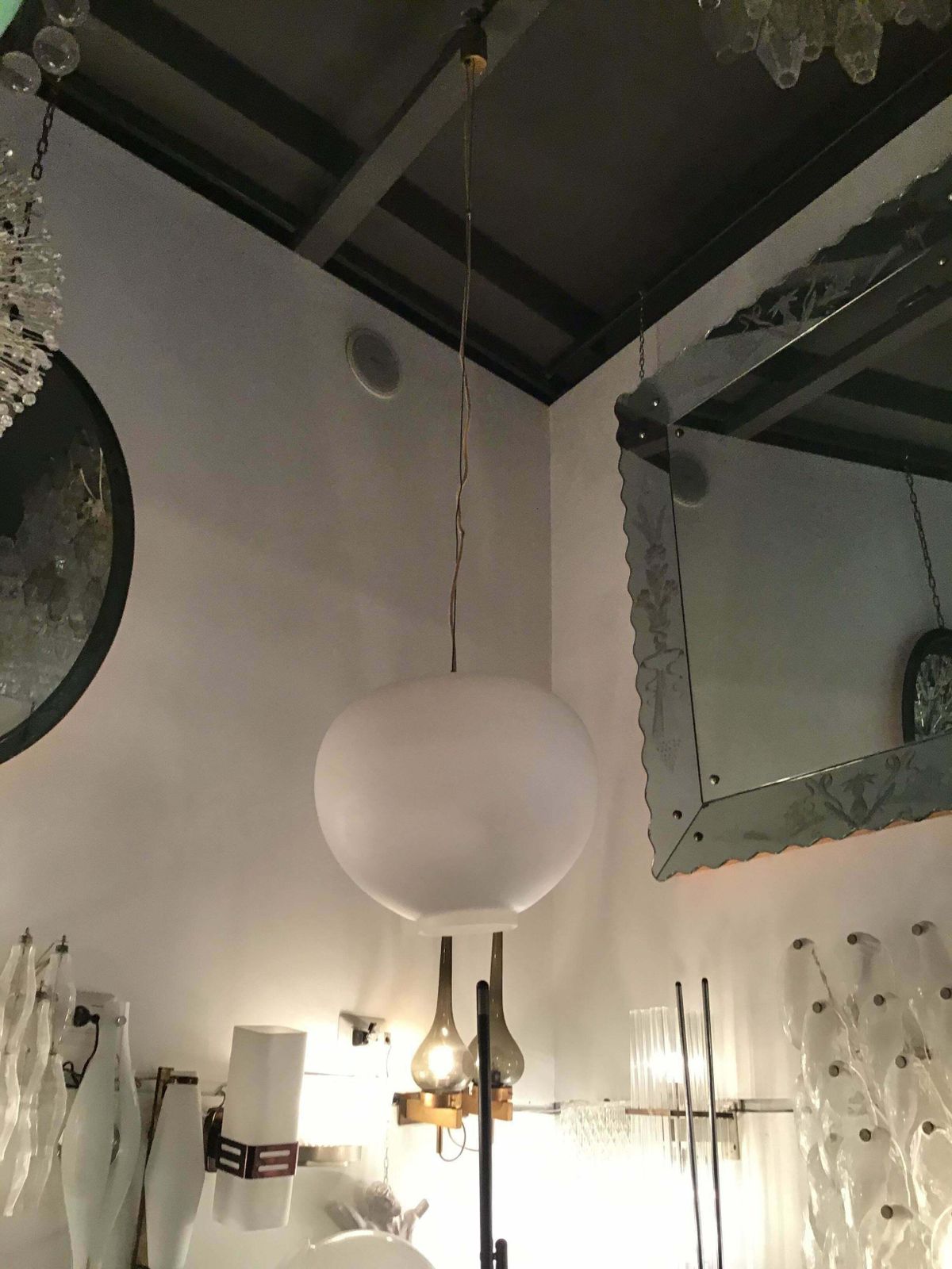 photo vintage Stilnovo Chandelier Opaline Glass Brass Height Adjustable 1950 Italy