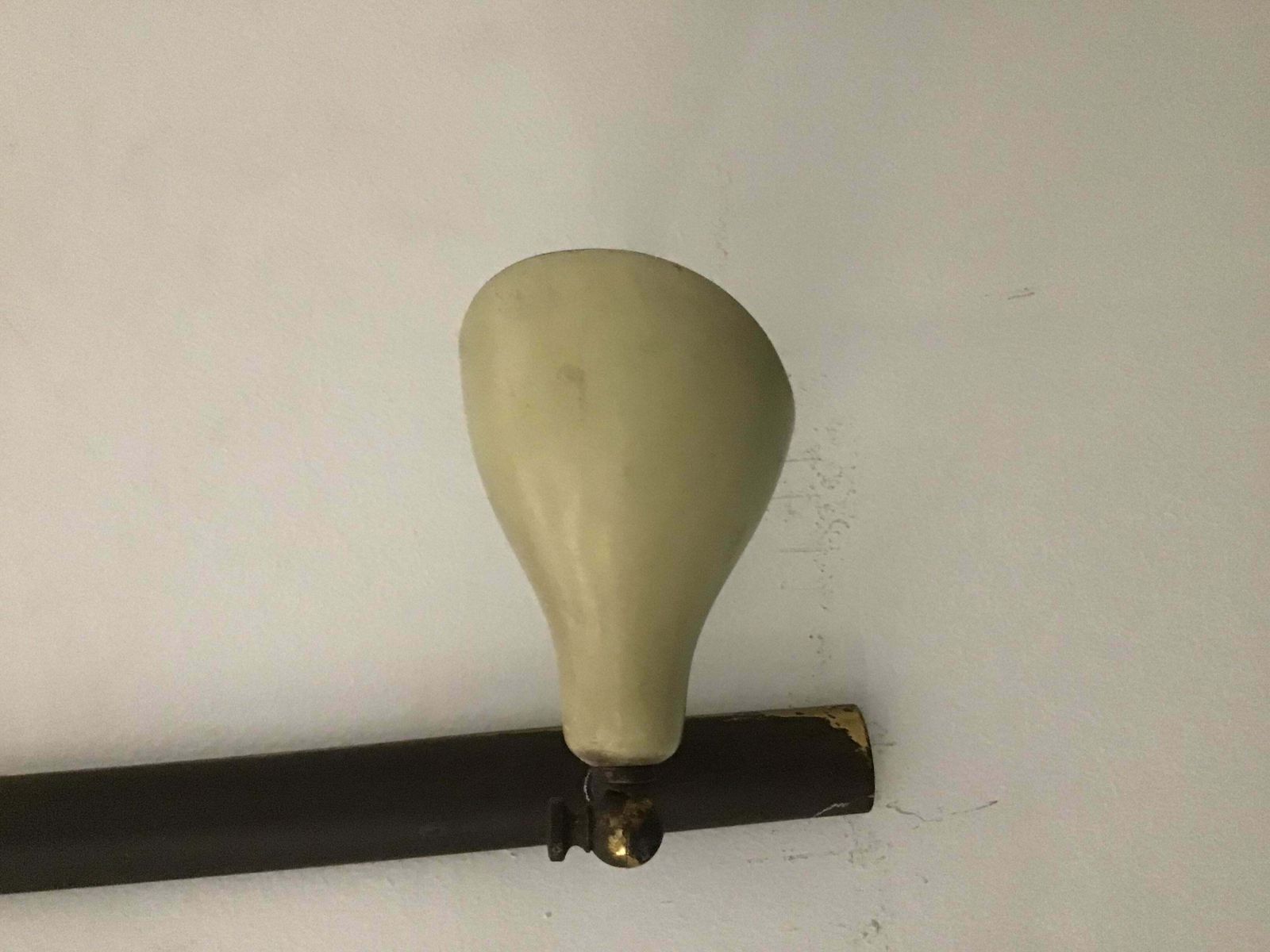 6329.0 Arteluce Gino Sarfatti Brass And Painted Metal Wall Light Cream Colour, 1950 photo