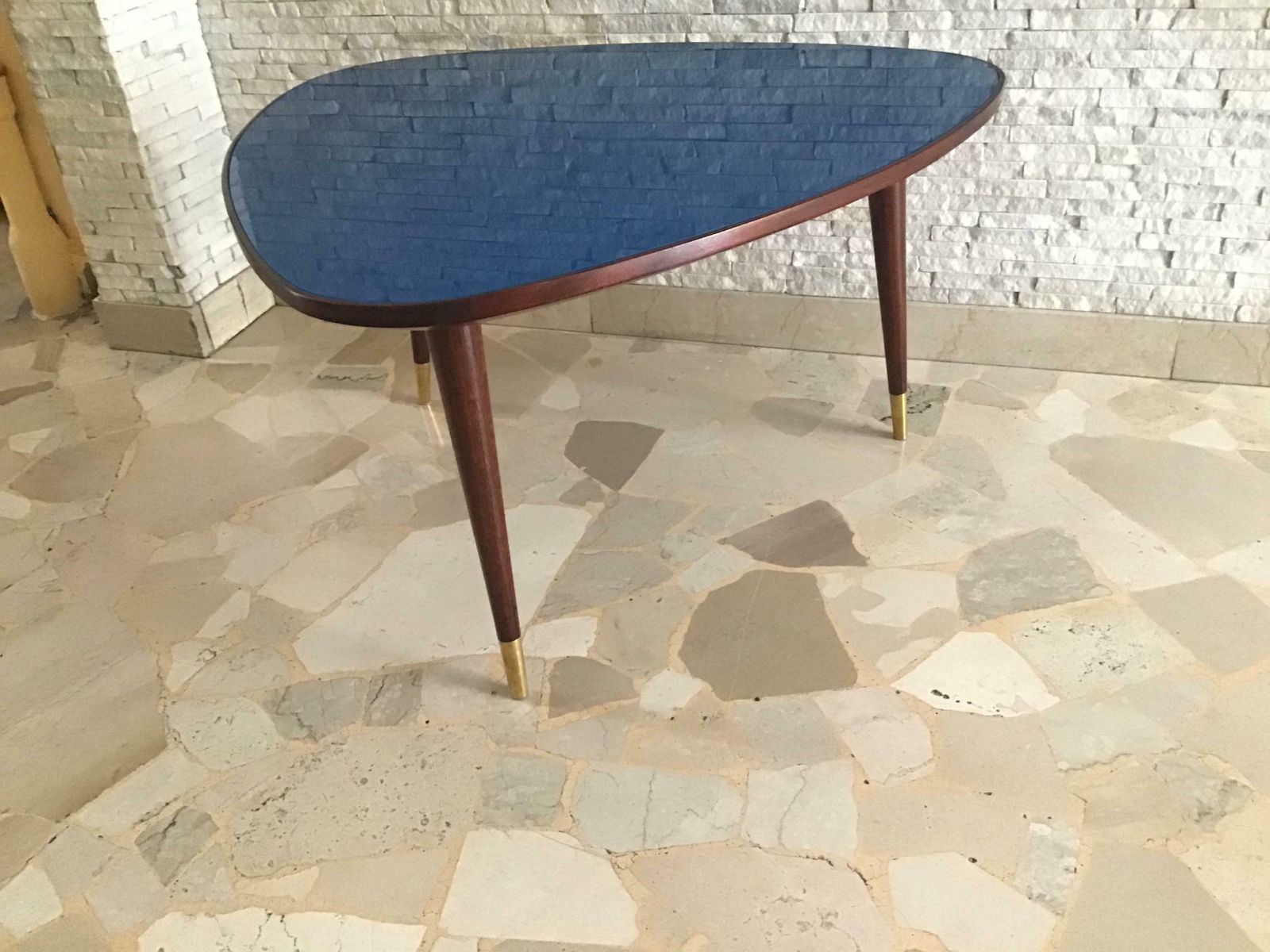 photo vintage Osvaldo Borsani Coffe’ Table Wood Brass Glass 1950 Italy
