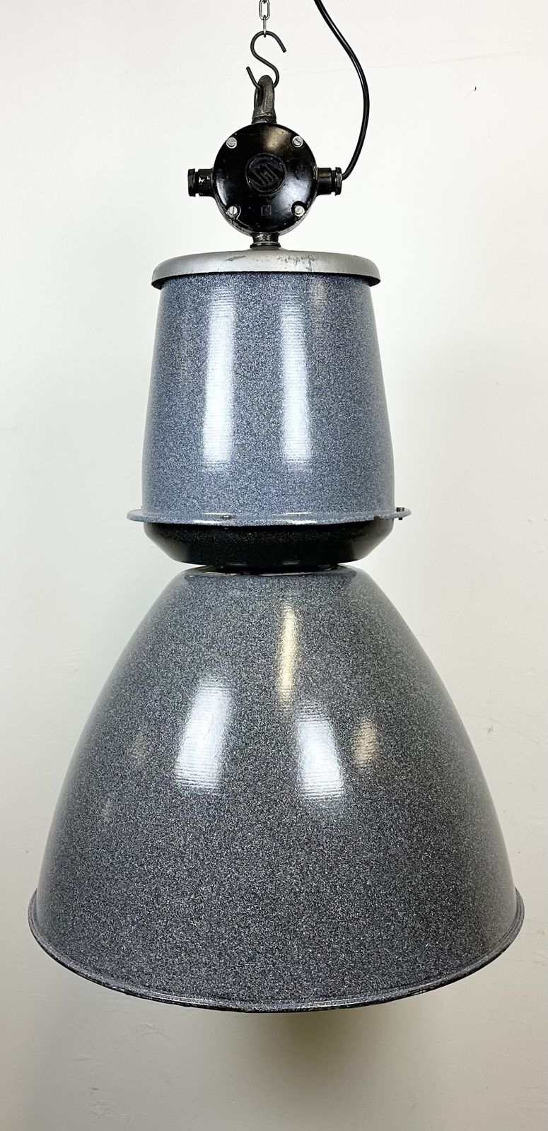 Large Grey Enamel Industrial Factory Lamp From Elektrosvit, 1960s, 49x photo vinterior