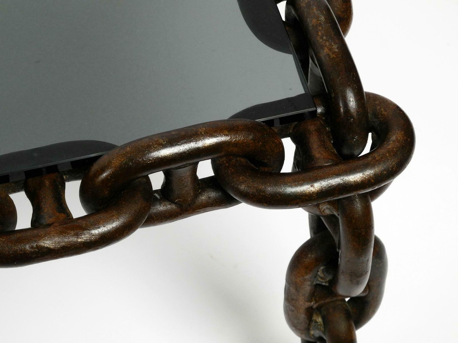 photo vinterior 1970s Xl Coffee Table Made Of Nautical Iron Chain And A Thick Smoked Glass Plate