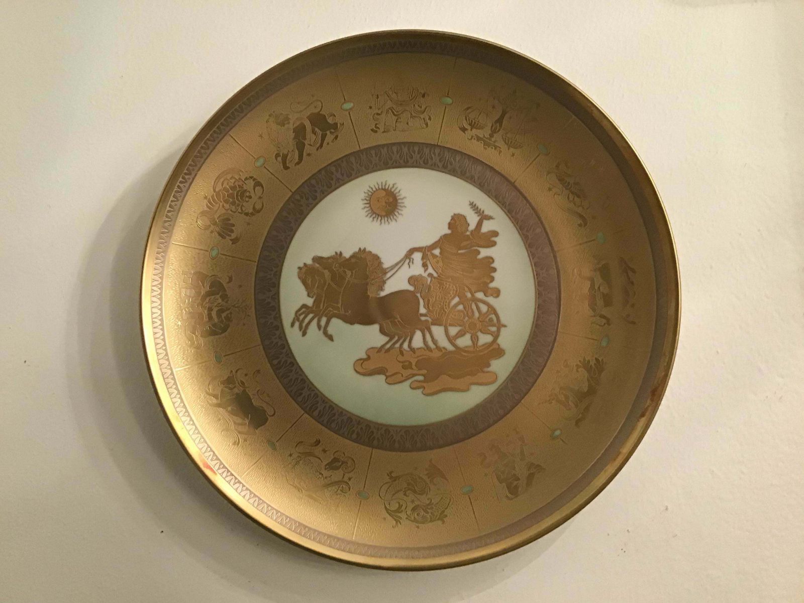 2440.0 Morbelli “Il Giorno“ Porcelain Wall Plate Pure Gold, 1960, Italy photo