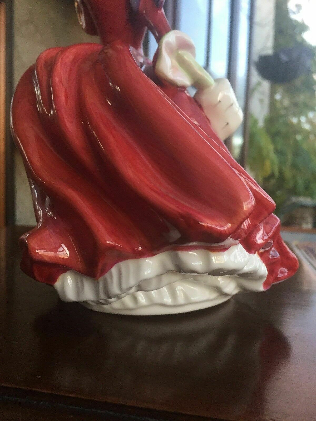 Royal Doulton Figurine Hn1934 Autumn Breezes 1939 photo buy