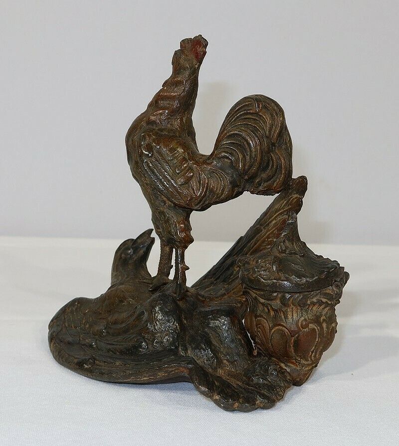 photo furniture Inkwell In Patinated Spelter “Le Coq Patriotique” – Late 19th Century