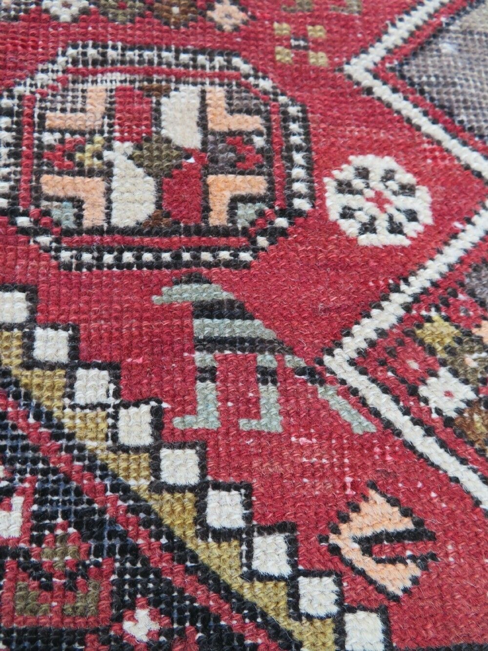 Antique Caucasian Shirvan Rug. Bird & Animal Motifs. Last Quarter 19th Century. 160cm X 122cm. photo Textiles