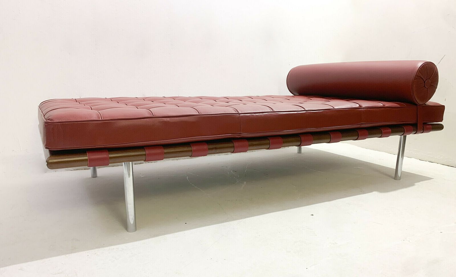 "Barcelona" Daybed By Ludwig Mies Van Der Rohe For Knoll In Burgundy photo furniture