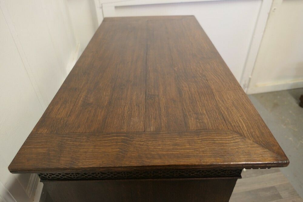 A Large Oak Chest Of Drawers photo vintage