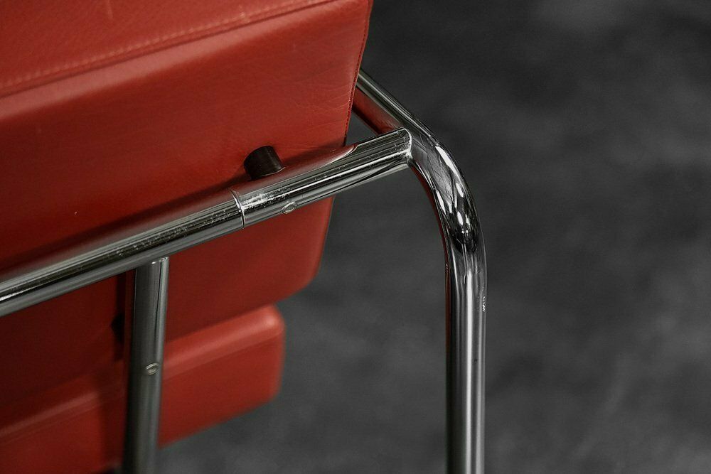 photo vinterior Scandinavian Bauhaus Model Ej 8 Armchairs In Chrome And Red Leather By Torben Skov For Erik Jørgensen Møbelfabrik, 1990, Set Of 2