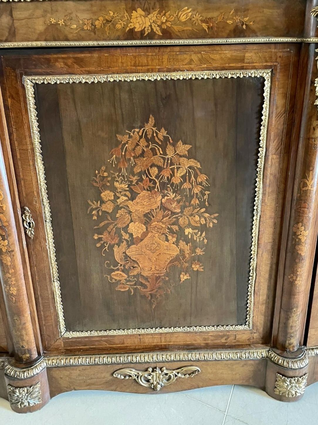 8125.0 Antique 19th Century Quality Burr Walnut Marquetry Inlaid Credenza/Sideboard photo