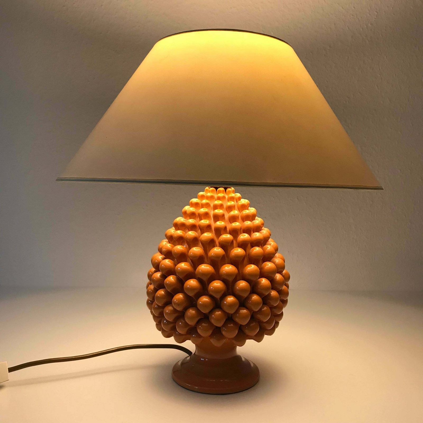 Mid Century Ceramic Pineapple Table Lamp By Marcello Fantoni (Attr.) Italy 1970s photo vinterior