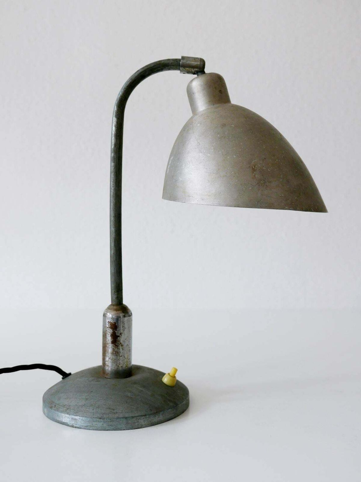 Rare Czech Functionalist Or Bauhaus Table Lamp By Franta ‘Frantisek’ Anyz, 1920s photo vinterior