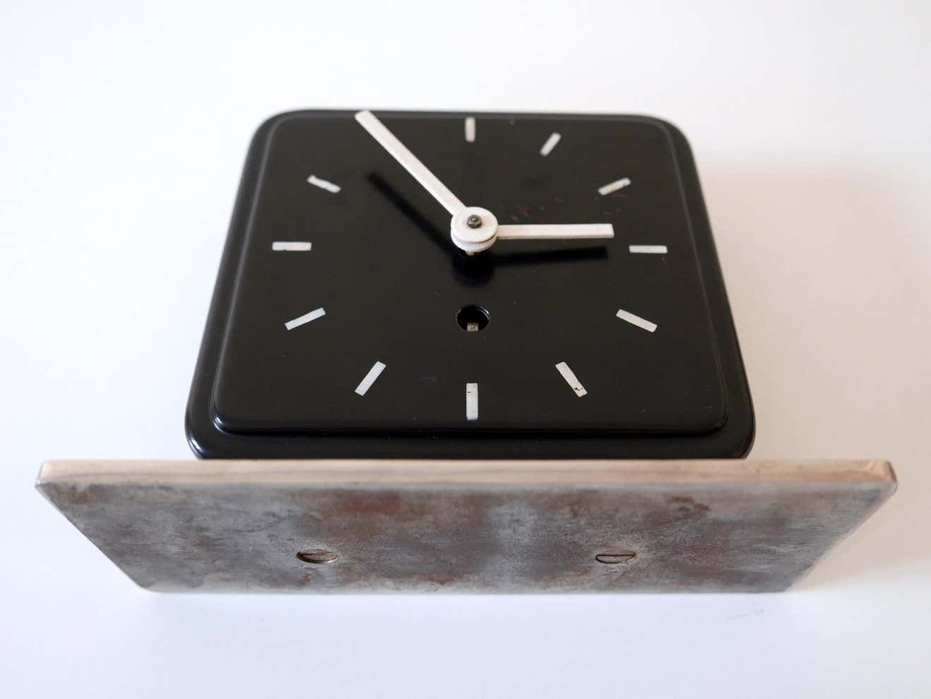 photo vintage Bauhaus Table Or Desk Clock By Marianne Brandt For Ruppelwerk Gotha Germany 1932