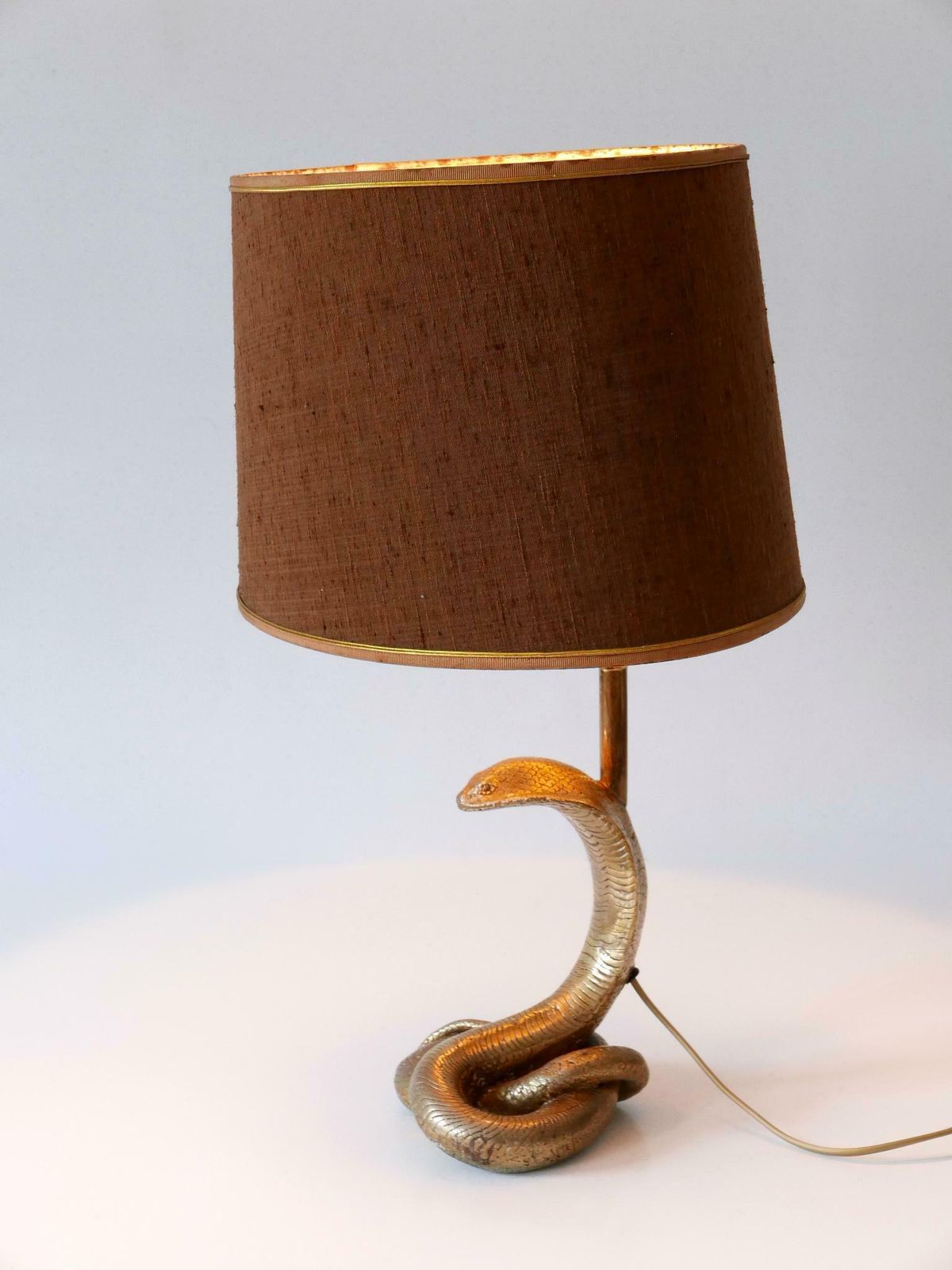 photo vinterior Exceptional Mid Century Modern Cobra Table Lamp By Maison Jansen France 1970s
