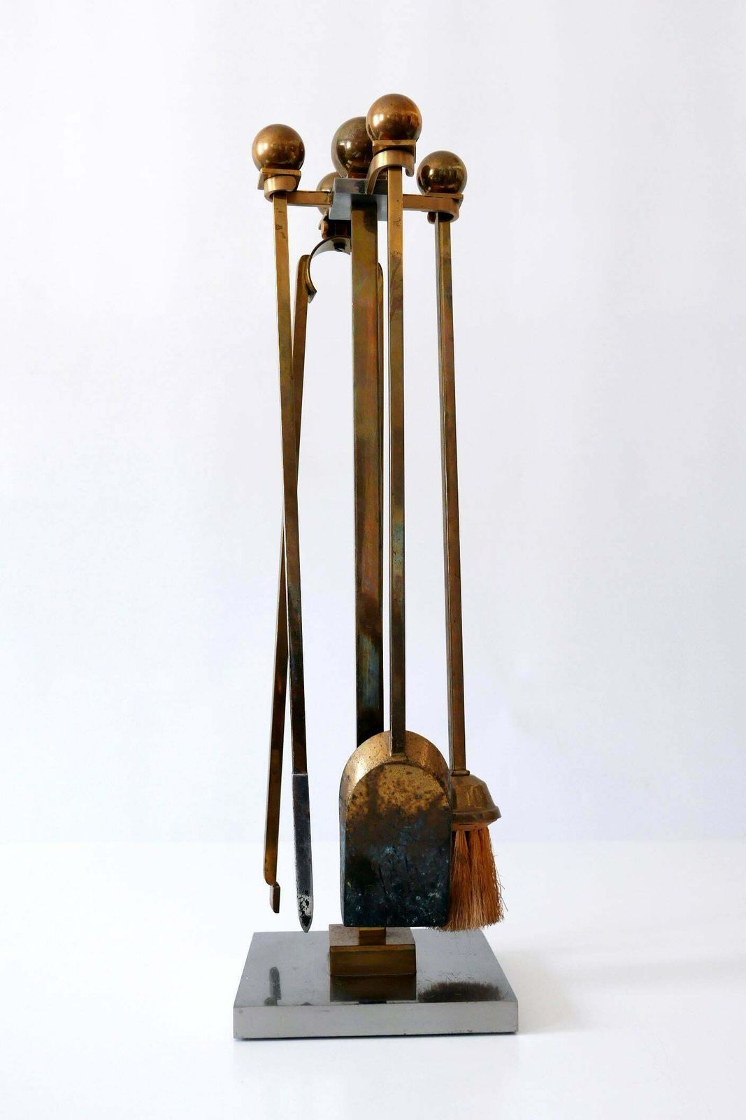 photo vinterior Exceptional Mid Century Modern Brass And Steel Fireplace Tools 1970s