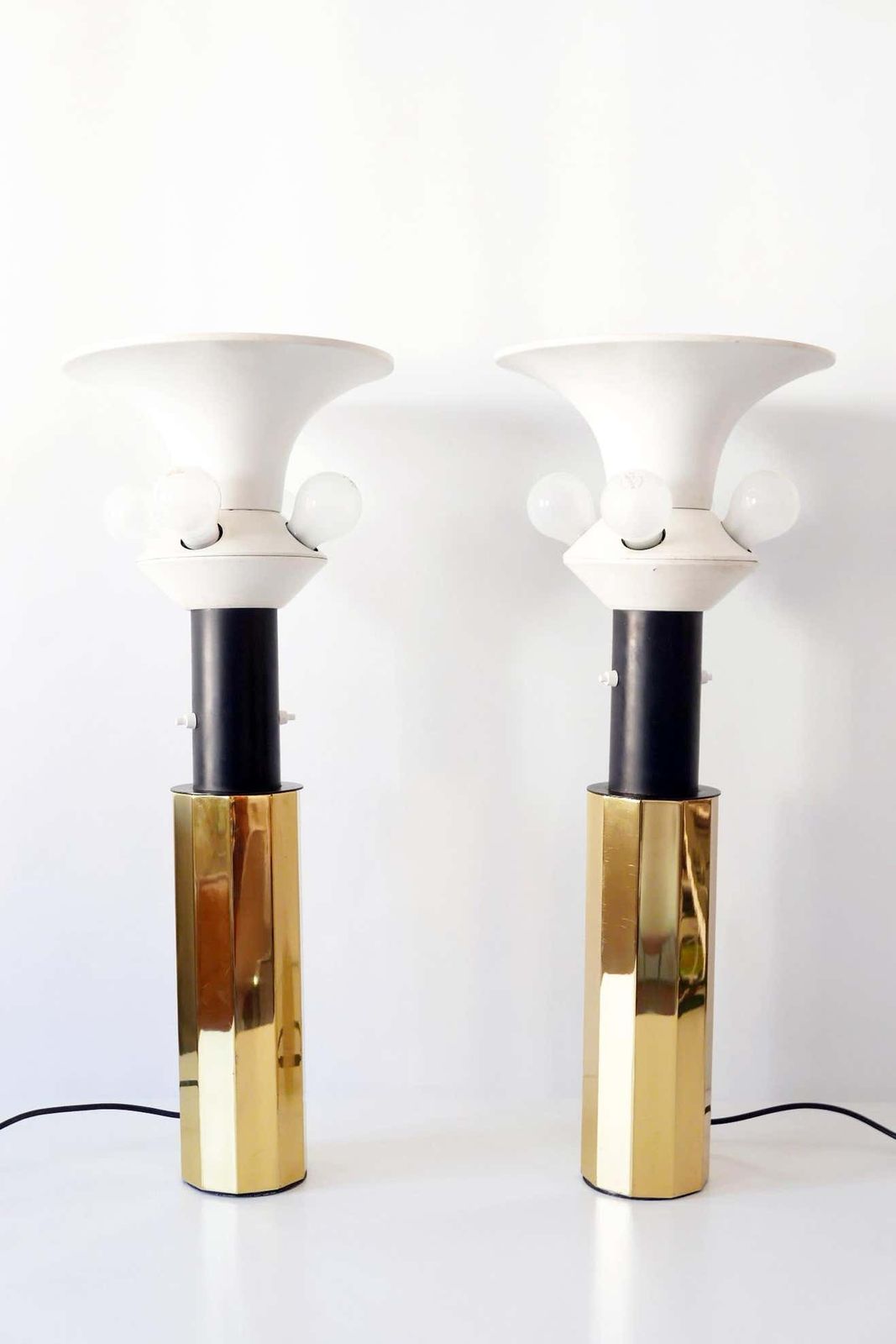 photo vinterior Set Of Two Huge, 5 Flamed Midcentury Decagonal Brass Table Lamps, 1960s, Germany