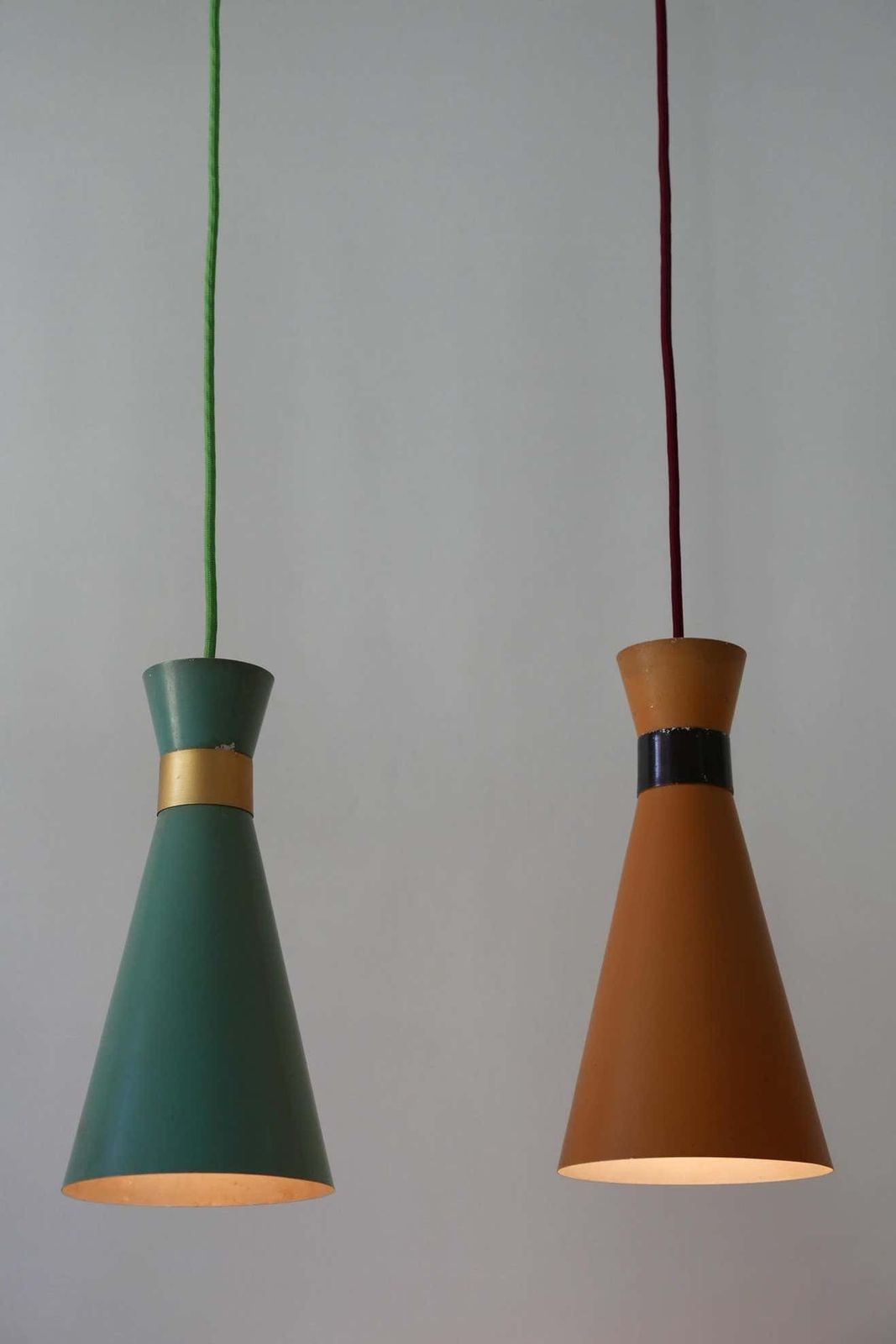 photo vintage Set Of Two Mid Century Modern Diabolo Pendant Lamps By Bünte & Remmler, 1950s