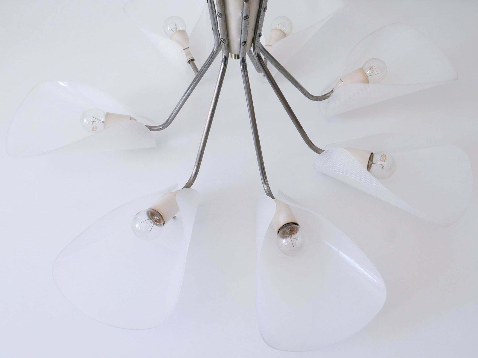 photo vintage Lovely Mid Century Modern Seven Armed Chandelier Or Pendant Lamp Germany 1950s