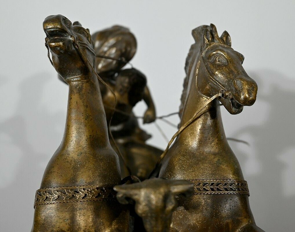 photo vintage Important Spelter Clock “Roman Race” By X.Raphanel – Late 19th Century