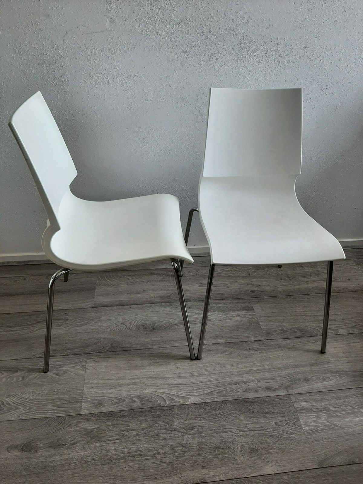 Marco Maran For Knoll – Gigi Chairs White, Set Of 4 photo vintage