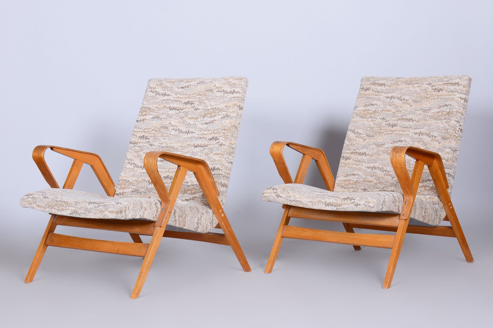 Pair Of Original Mid Century Beech Armchairs, Tatra Pravenec, Czechia, 1950s photo vinterior
