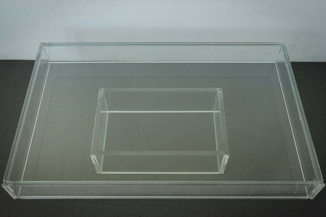 Grote Modernistische Salontafel Van Glas En Perspex, Jaren 1970. photo for sale